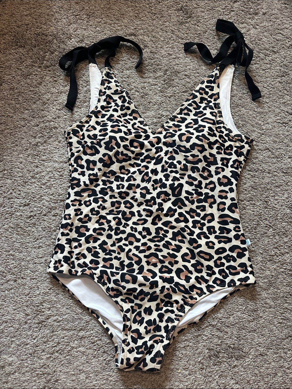 Posh Peanut Lana Leopard Mom Suit Size Large